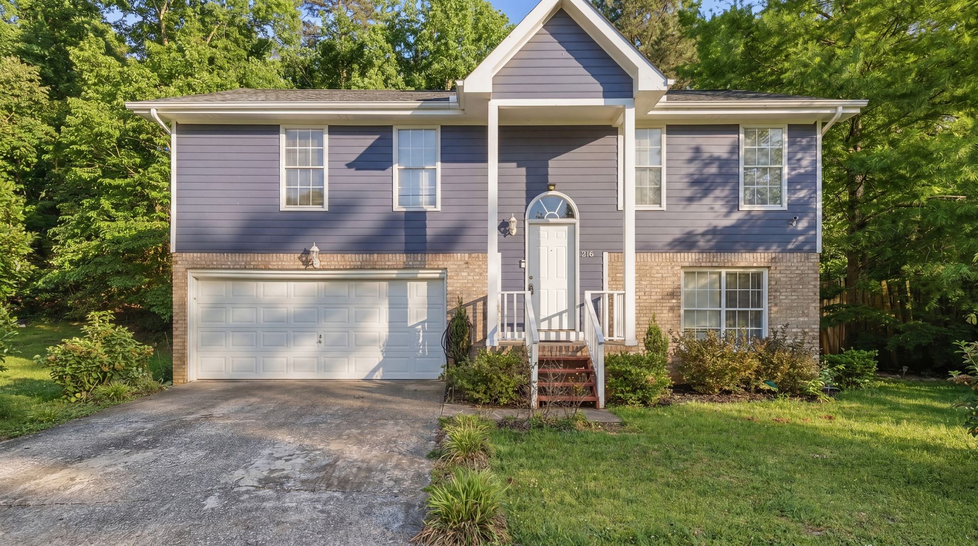 Chattanooga House: 216 Brentley Woods Dr.