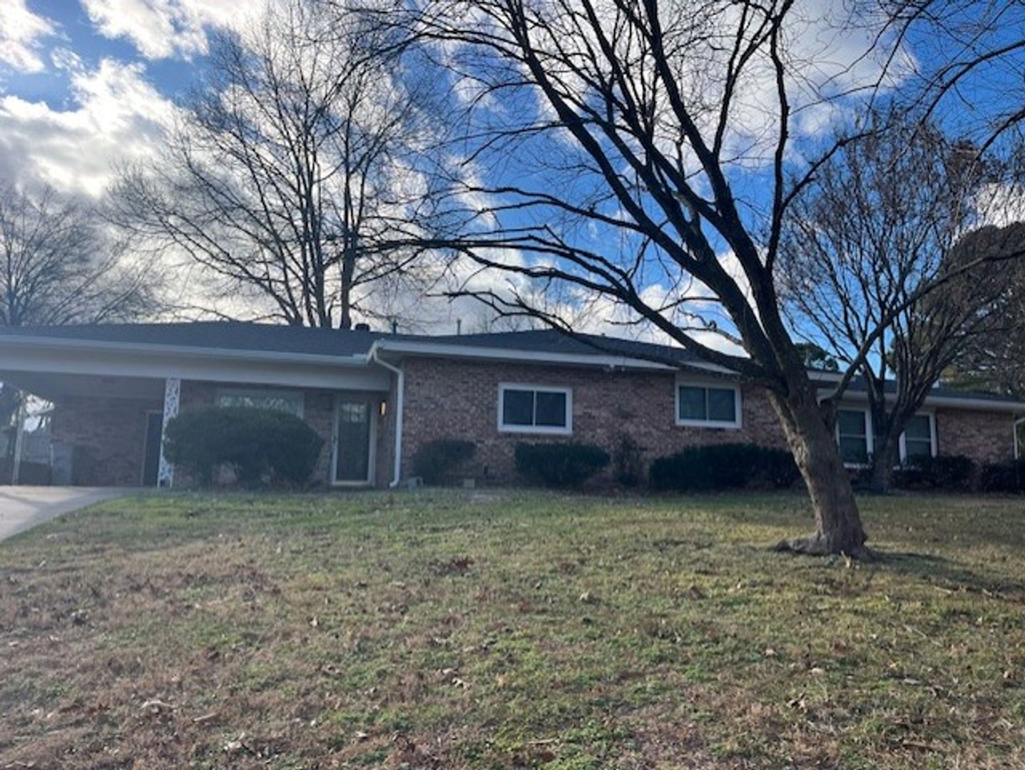 Rogers House: 8787 Country Club Rd.