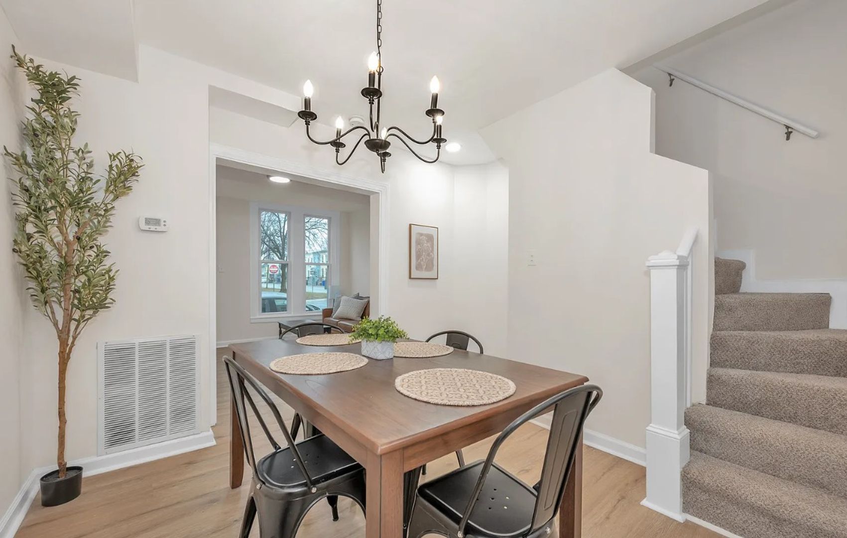 Frederick House: 206 Dill Ave