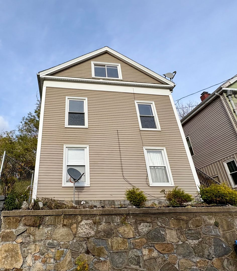 Norwich Apartment: 62 School Street,