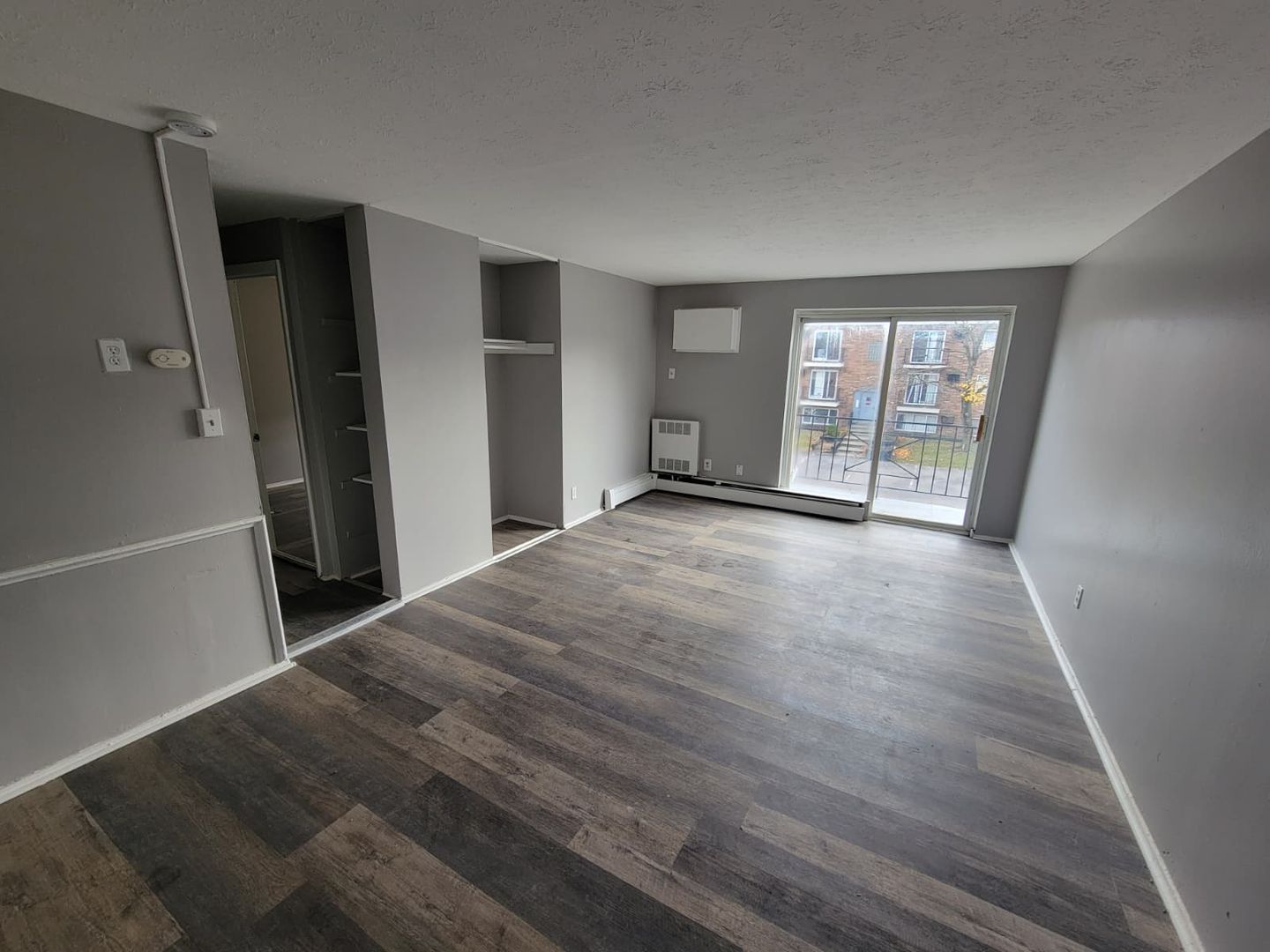 East Cleveland Apartment: 13420 Euclid Ave