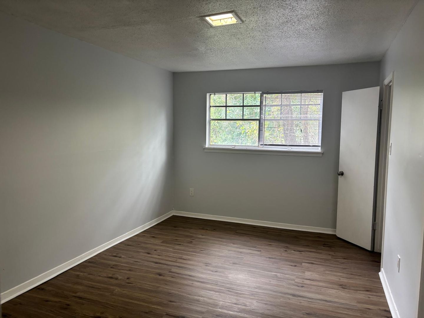 Jackson Apartment: 1505 North West Street