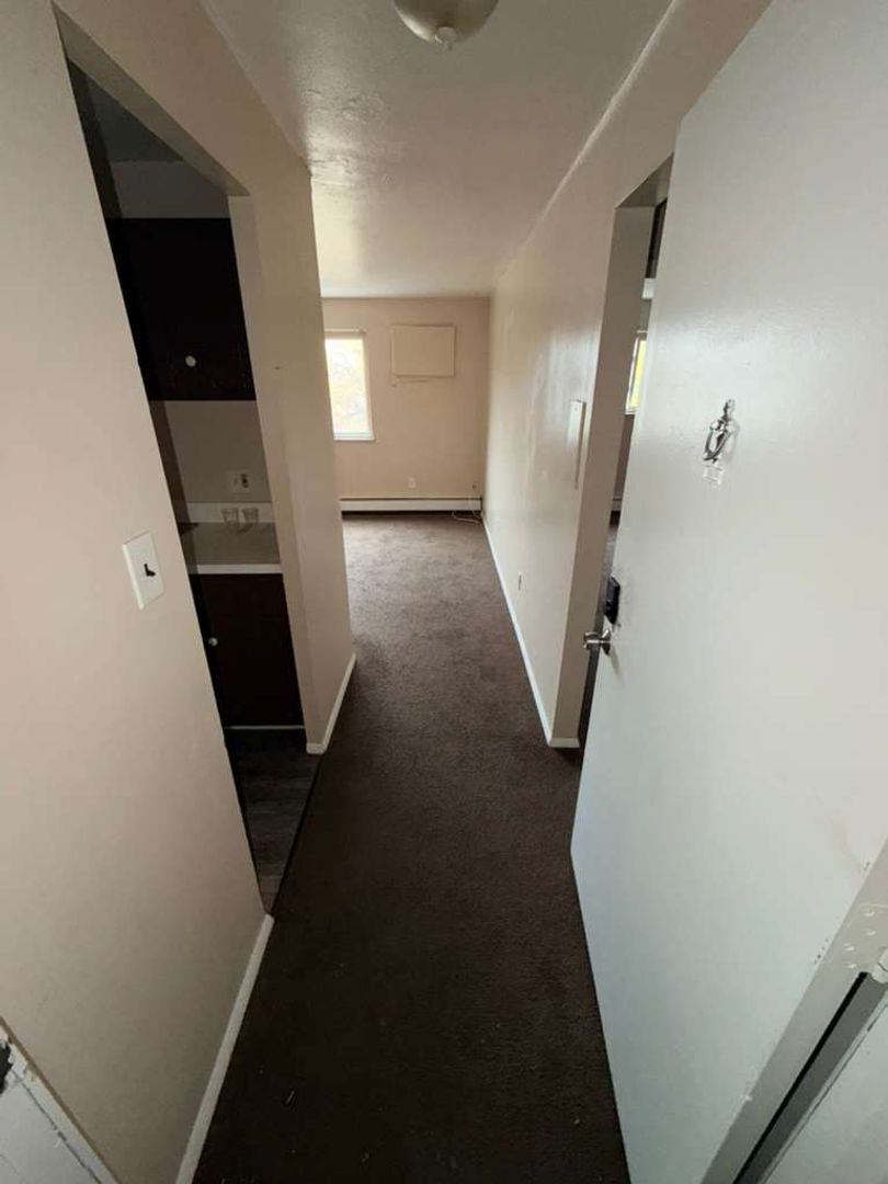 East Cleveland Apartment: 14815 Euclid Ave