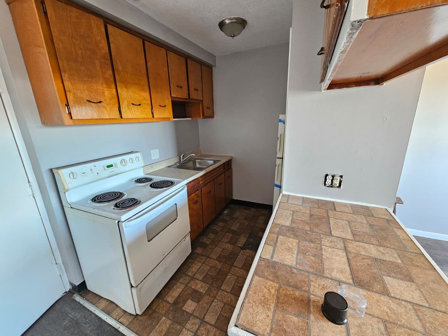 East Cleveland Apartment: 1885 N Taylor Rd