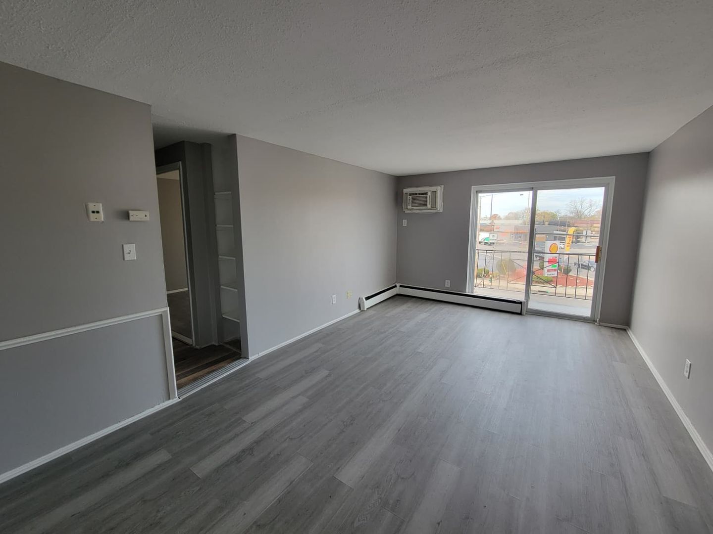 East Cleveland Apartment: 13444 Euclid Ave