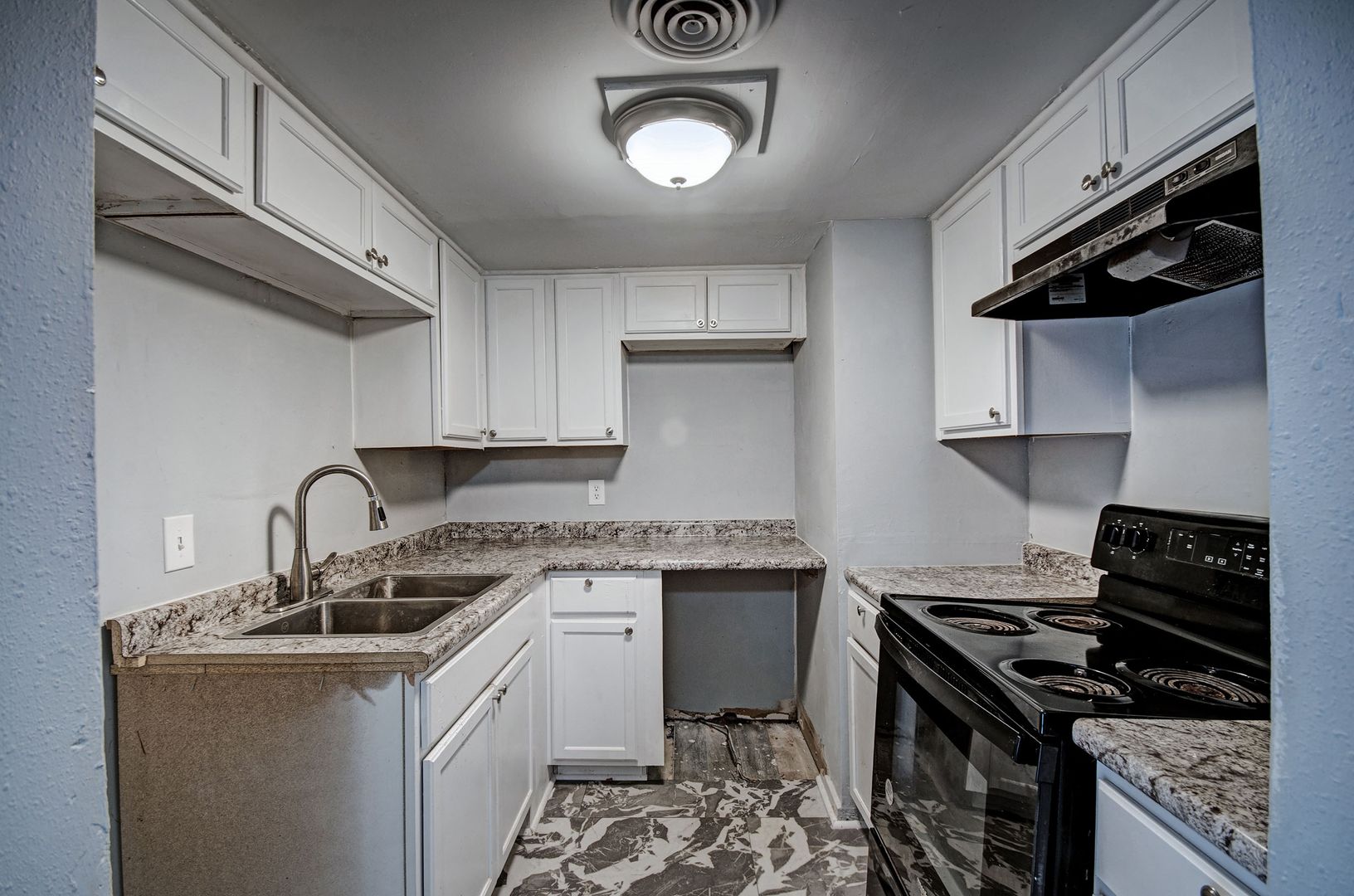 Jackson Apartment: 225 W McDowell Road