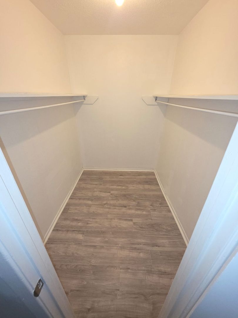 Jackson Apartment: 1505 North West Street