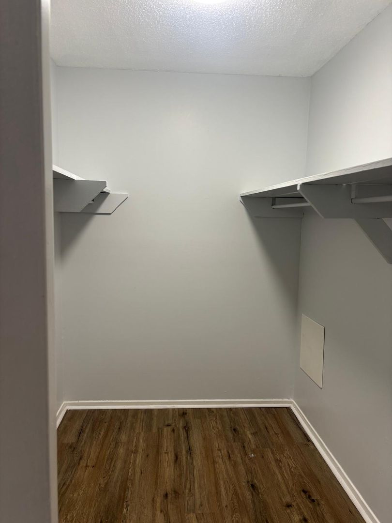 Jackson Apartment: 1505 North West Street