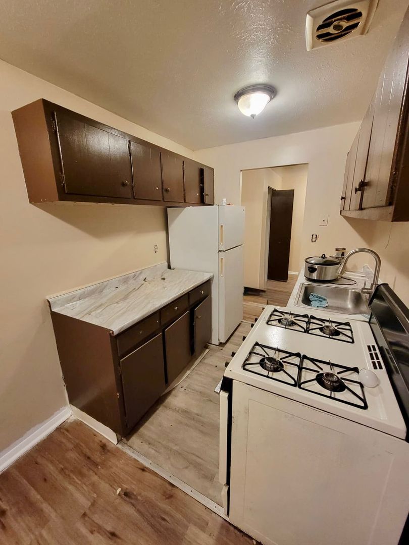 East Cleveland Apartment: 14815-14835 Euclid Ave