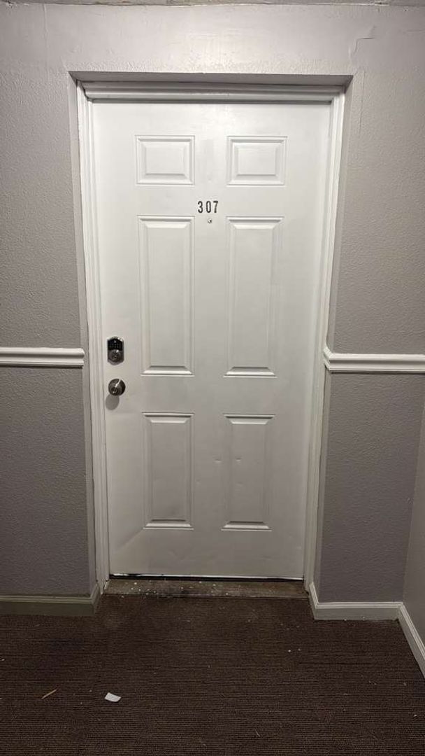 East Cleveland Apartment: 13540 Superior Rd