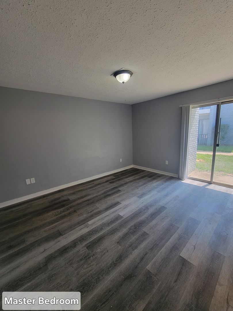 Jackson Apartment: 225 W McDowell Road