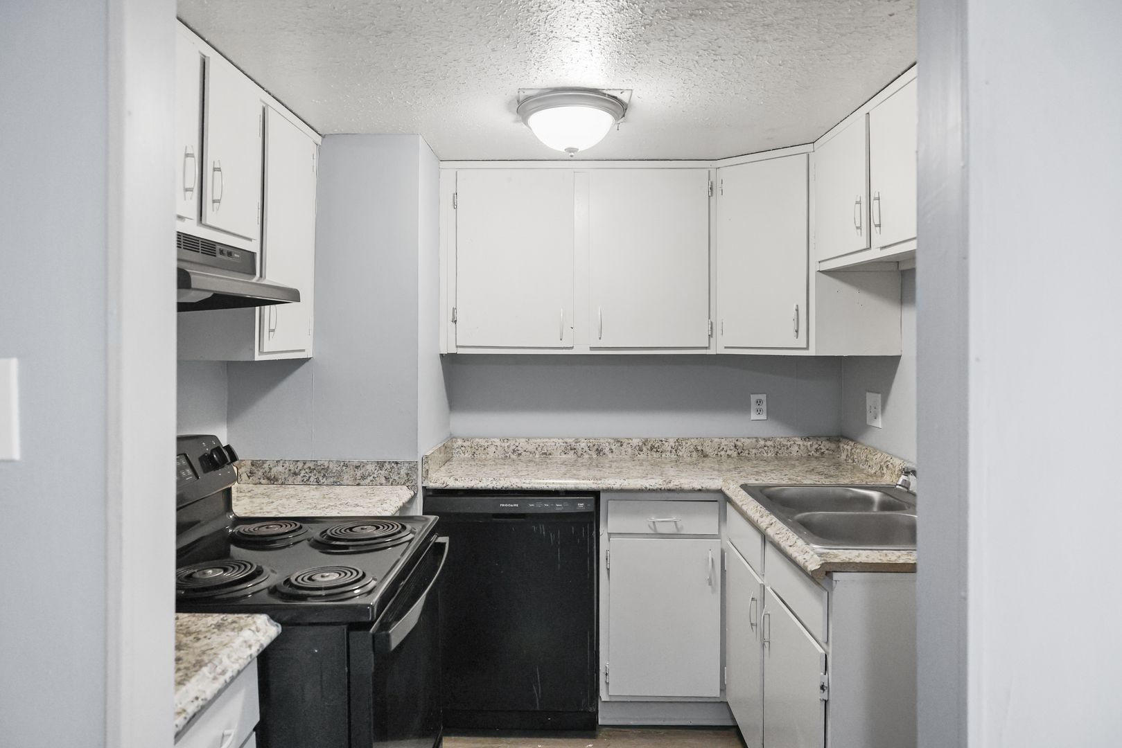 Jackson Apartment: 225 W McDowell Road