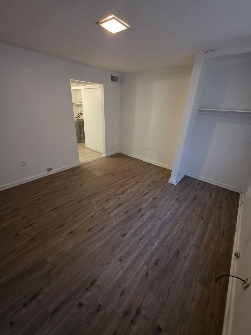 Jackson Apartment: 1505 North West Street