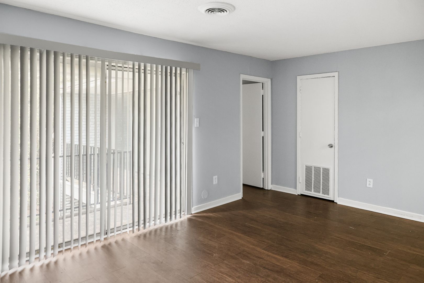 Jackson Apartment: 225 W McDowell Road