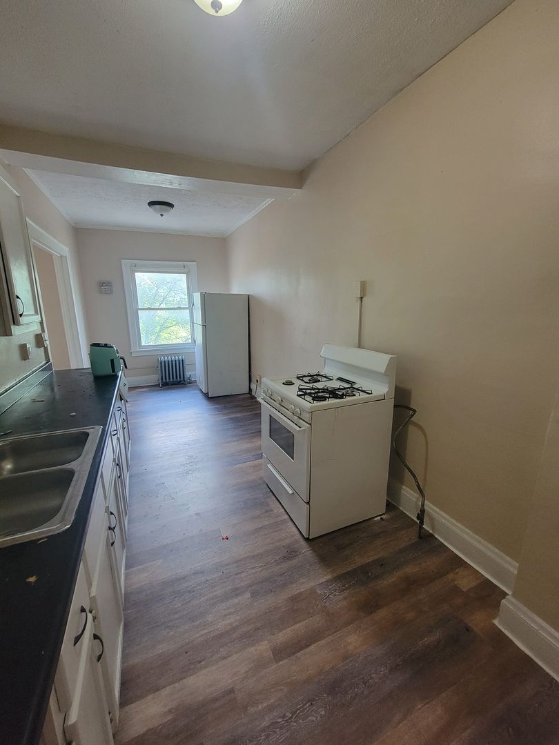 Cleveland Apartment: 392 E 147th Street