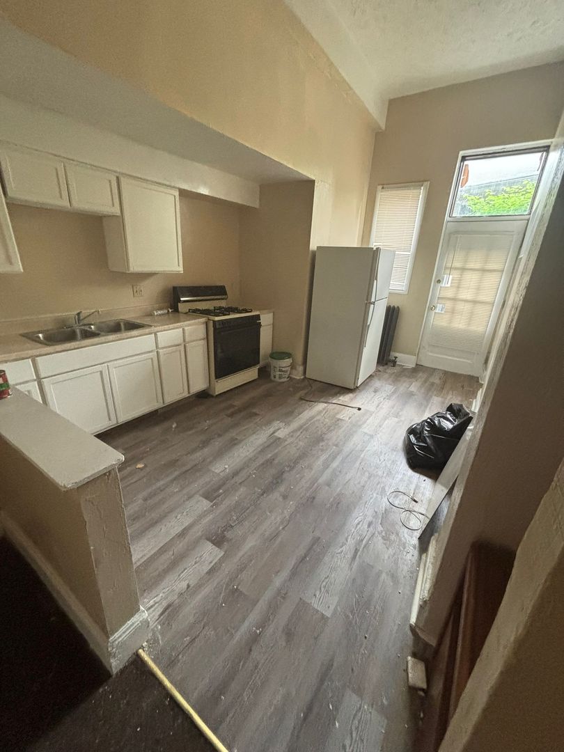 Cleveland Apartment: 392 E 147th Street