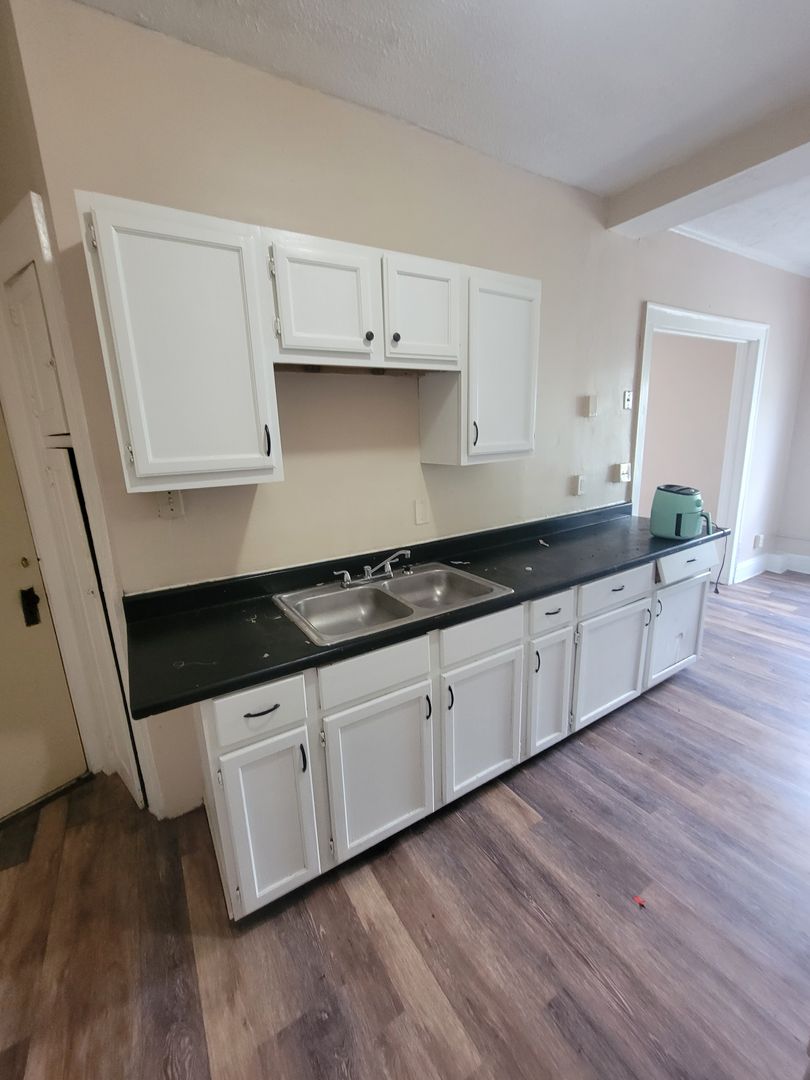 Cleveland Apartment: 392 E 147th Street