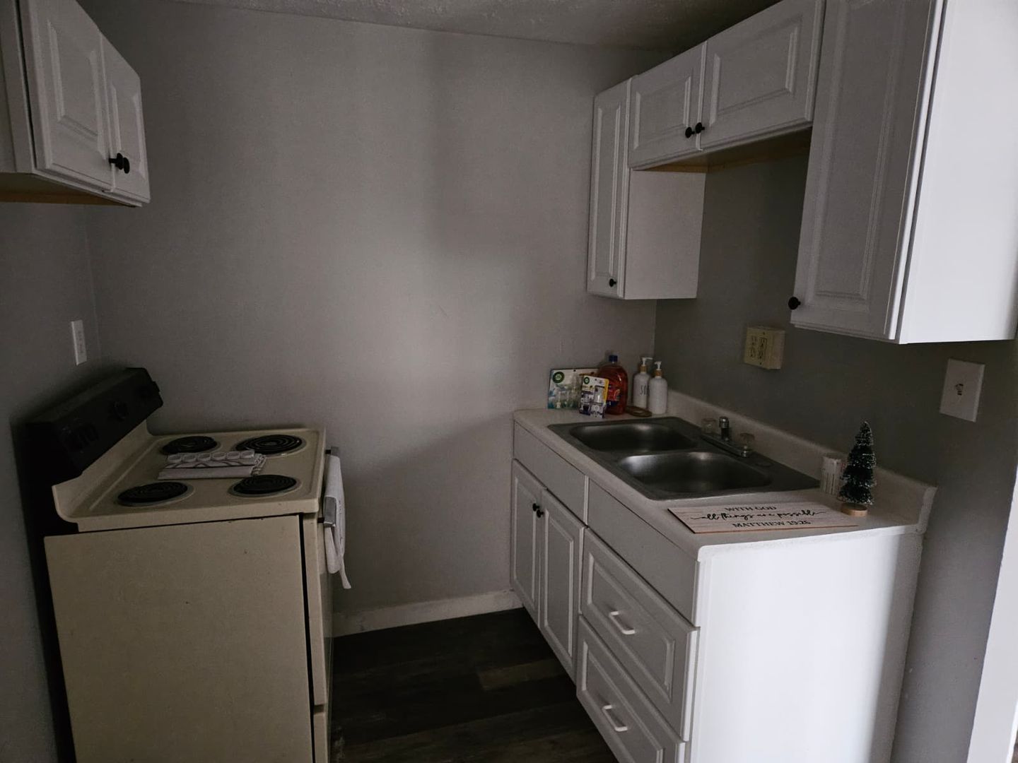 East Cleveland Apartment: 13420 Euclid Ave