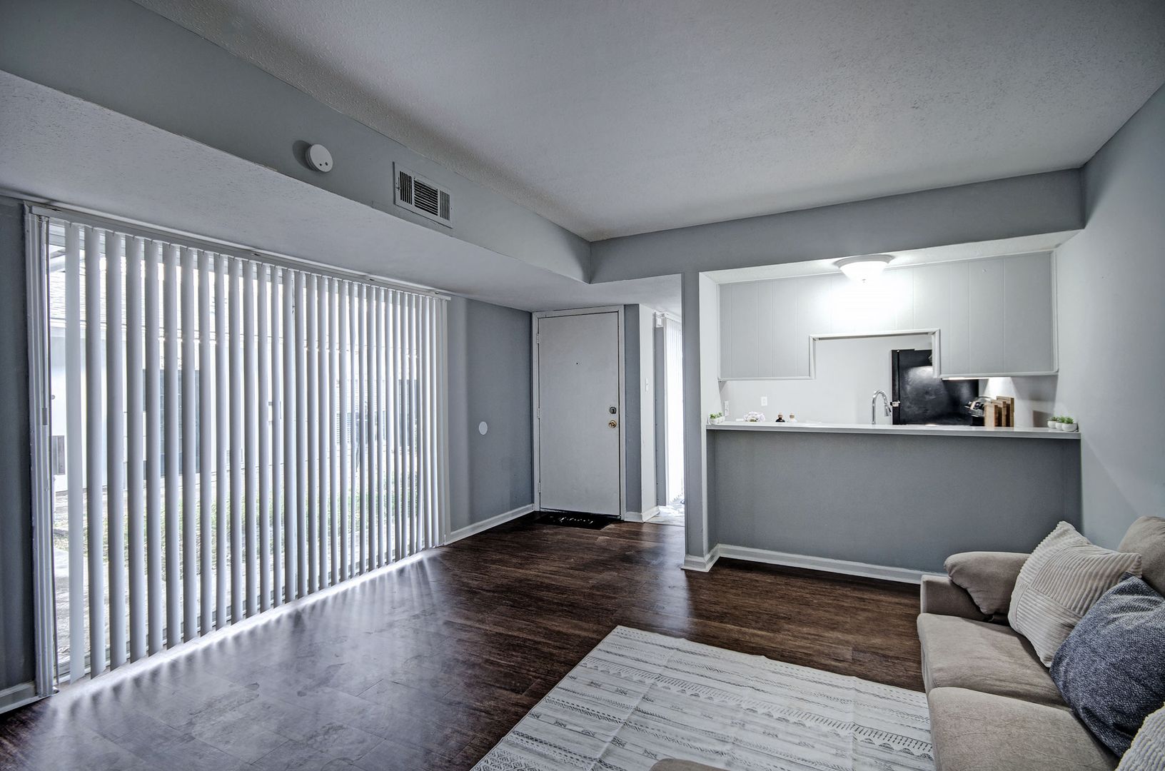 Jackson Apartment: 225 W McDowell Road