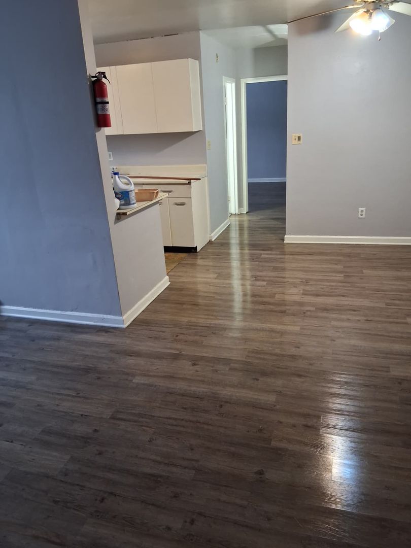 East Cleveland Apartment: 14835 Euclid Ave