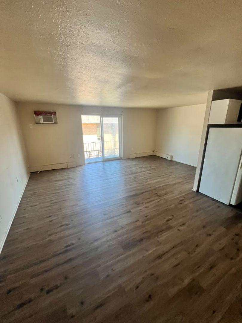 East Cleveland Apartment: 13540 Superior Rd