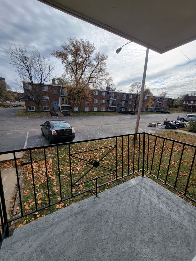 East Cleveland Apartment: 13420 Euclid Ave