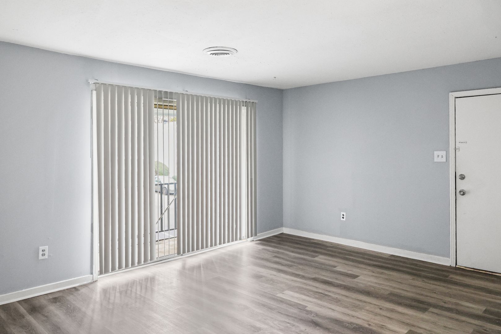 Jackson Apartment: 225 W McDowell Road