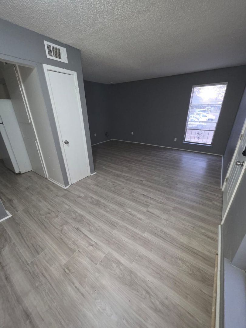 Jackson Apartment: 1505 North West Street