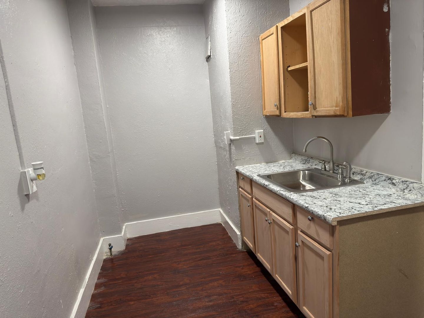 Cleveland Apartment: 1374 West Blvd