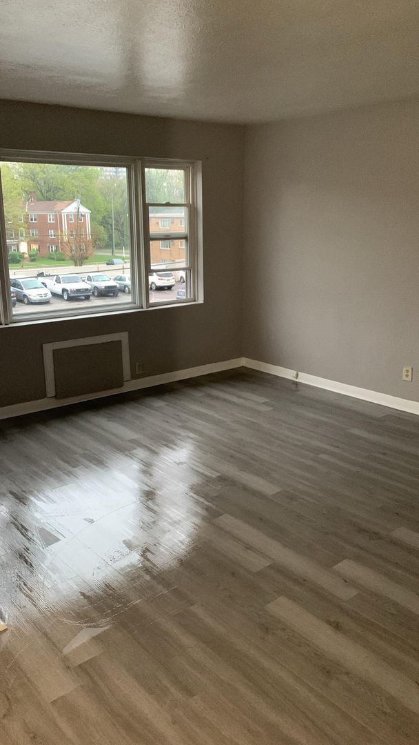 East Cleveland Apartment: 13984 Superior Rd
