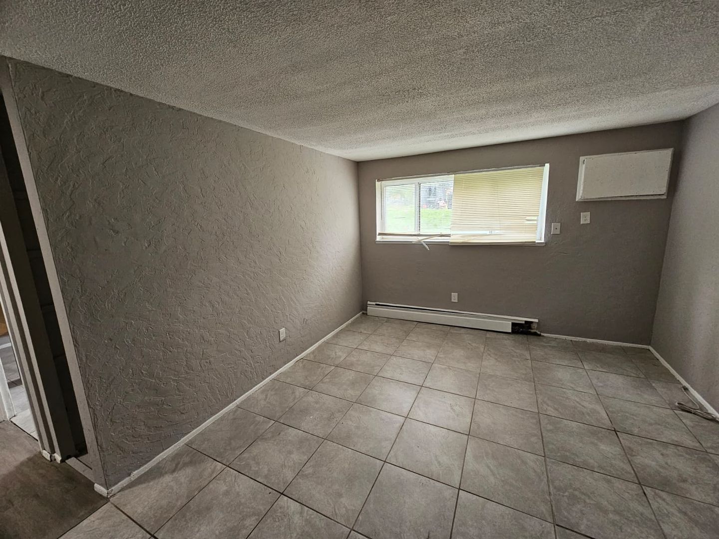 East Cleveland Apartment: 13420 Euclid Ave