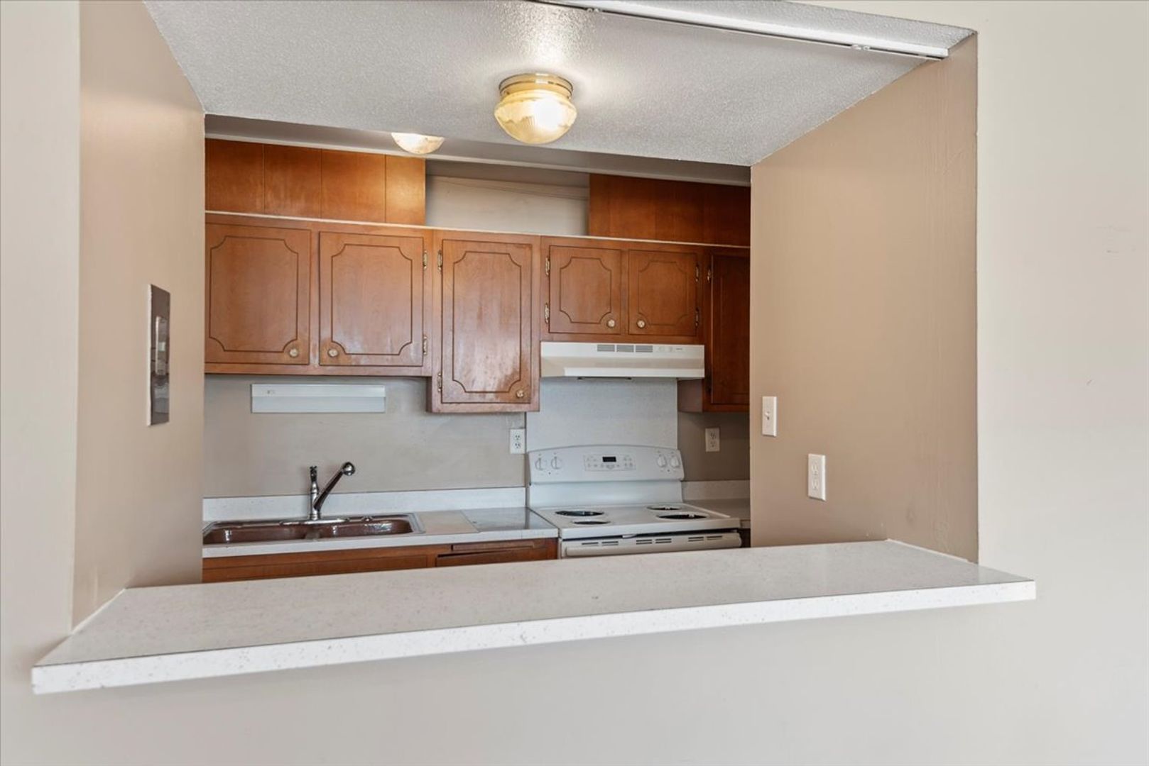 Decatour Apartment: 105 South Elder Lane