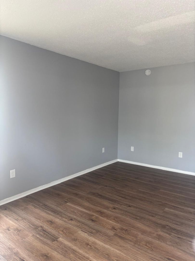 Jackson Apartment: 1505 North West Street