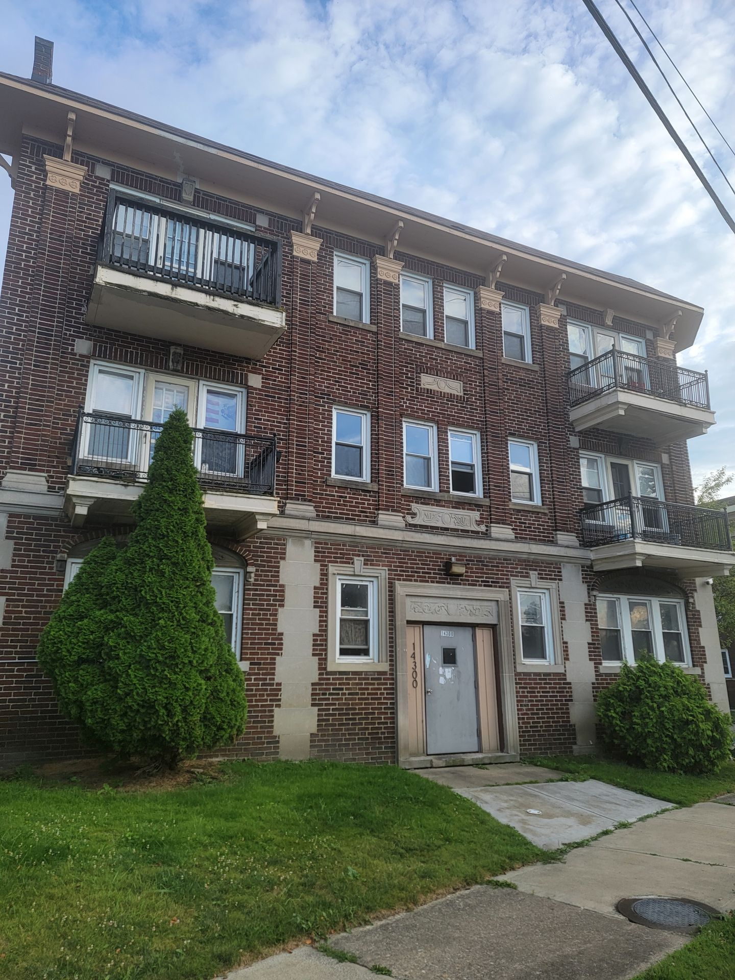 Cleveland Apartment: 14300 Lakashore Blvd