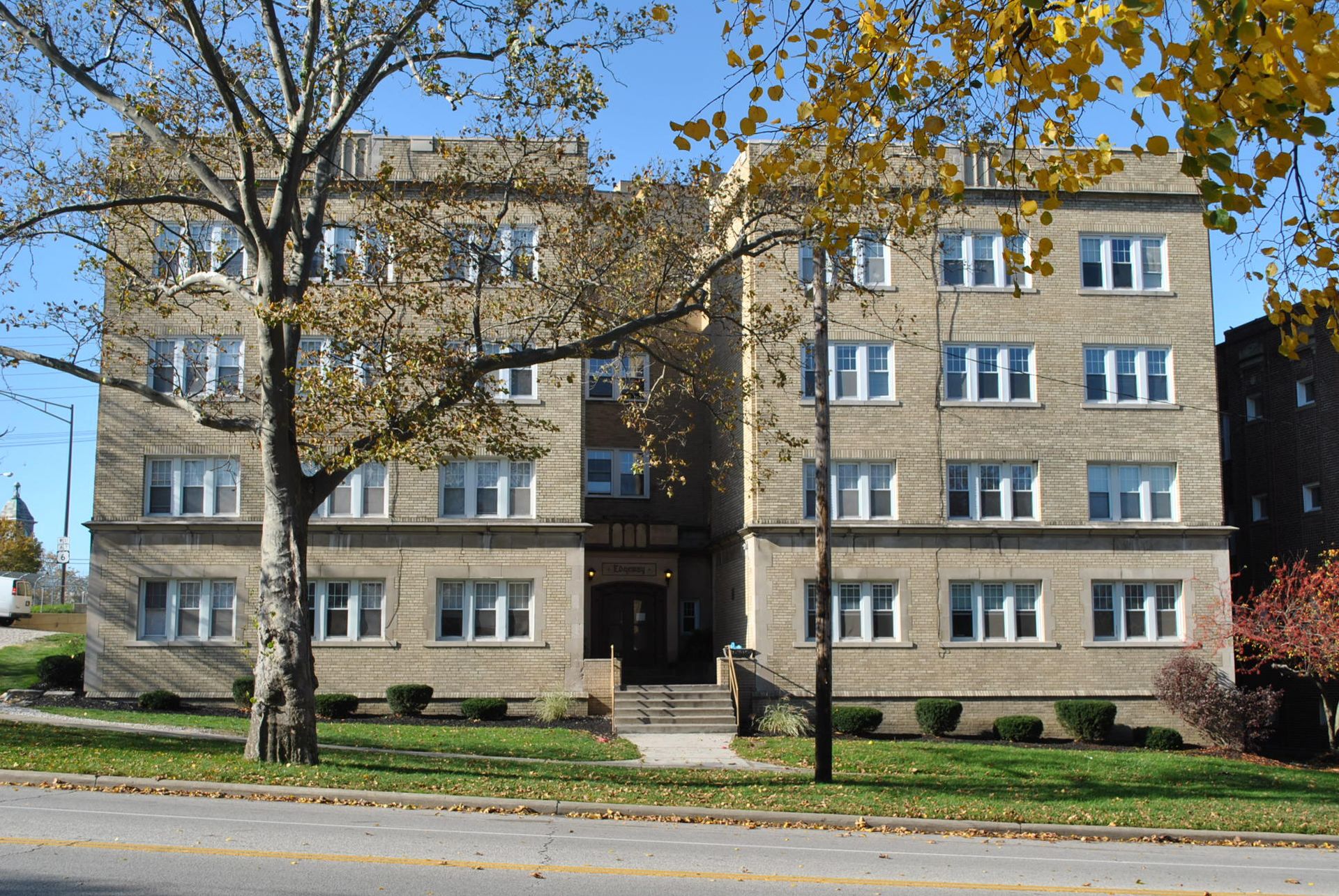 Cleveland Apartment: 1374 West Blvd