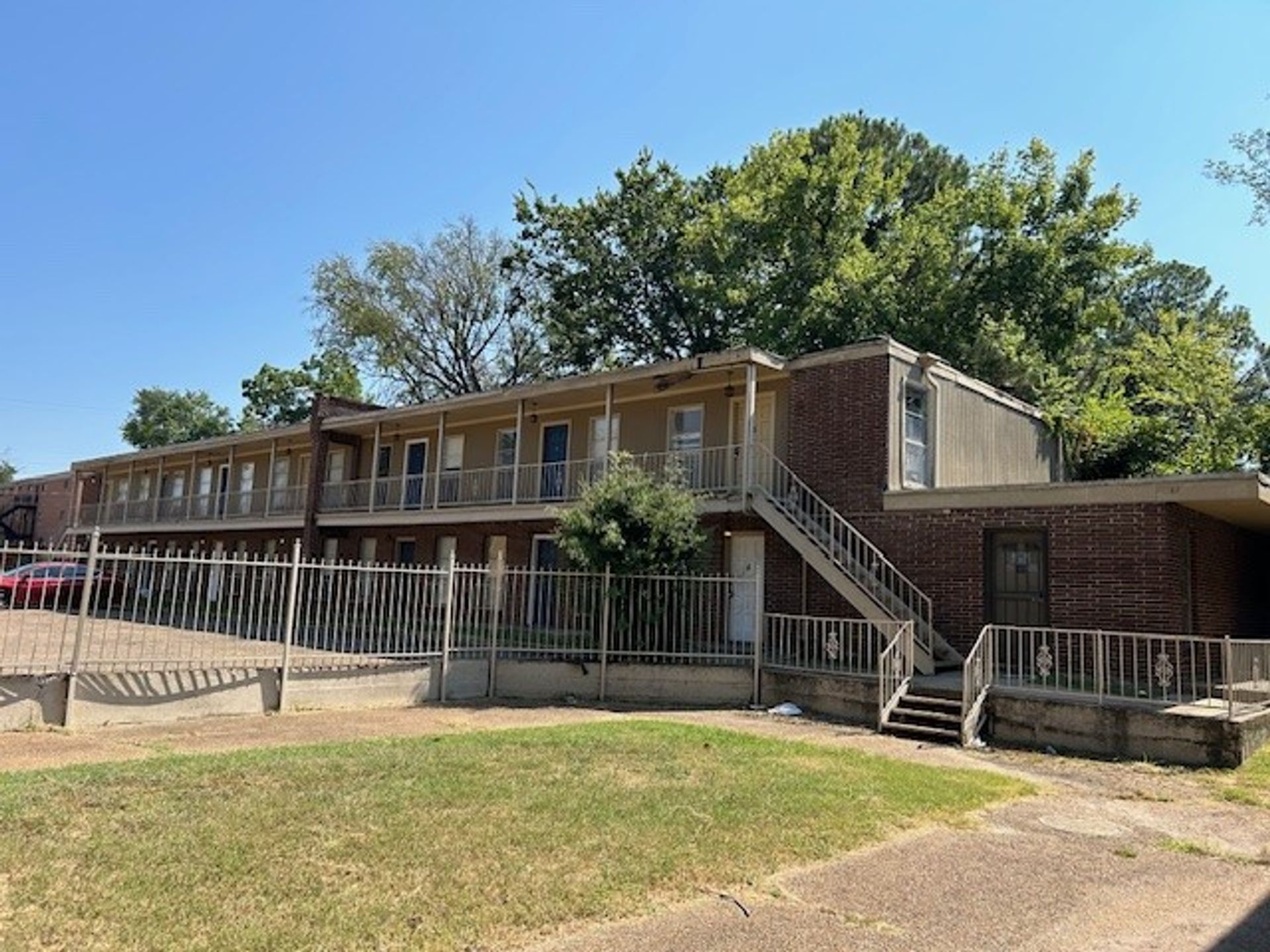 Jackson Apartment: 1505 North West Street