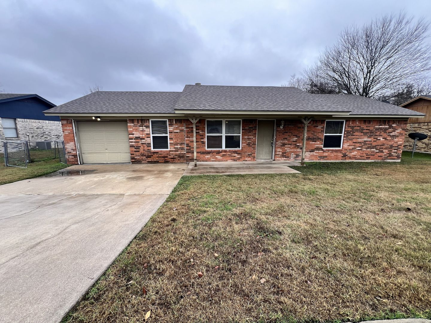 Killeen House: 2110 Lago Trail