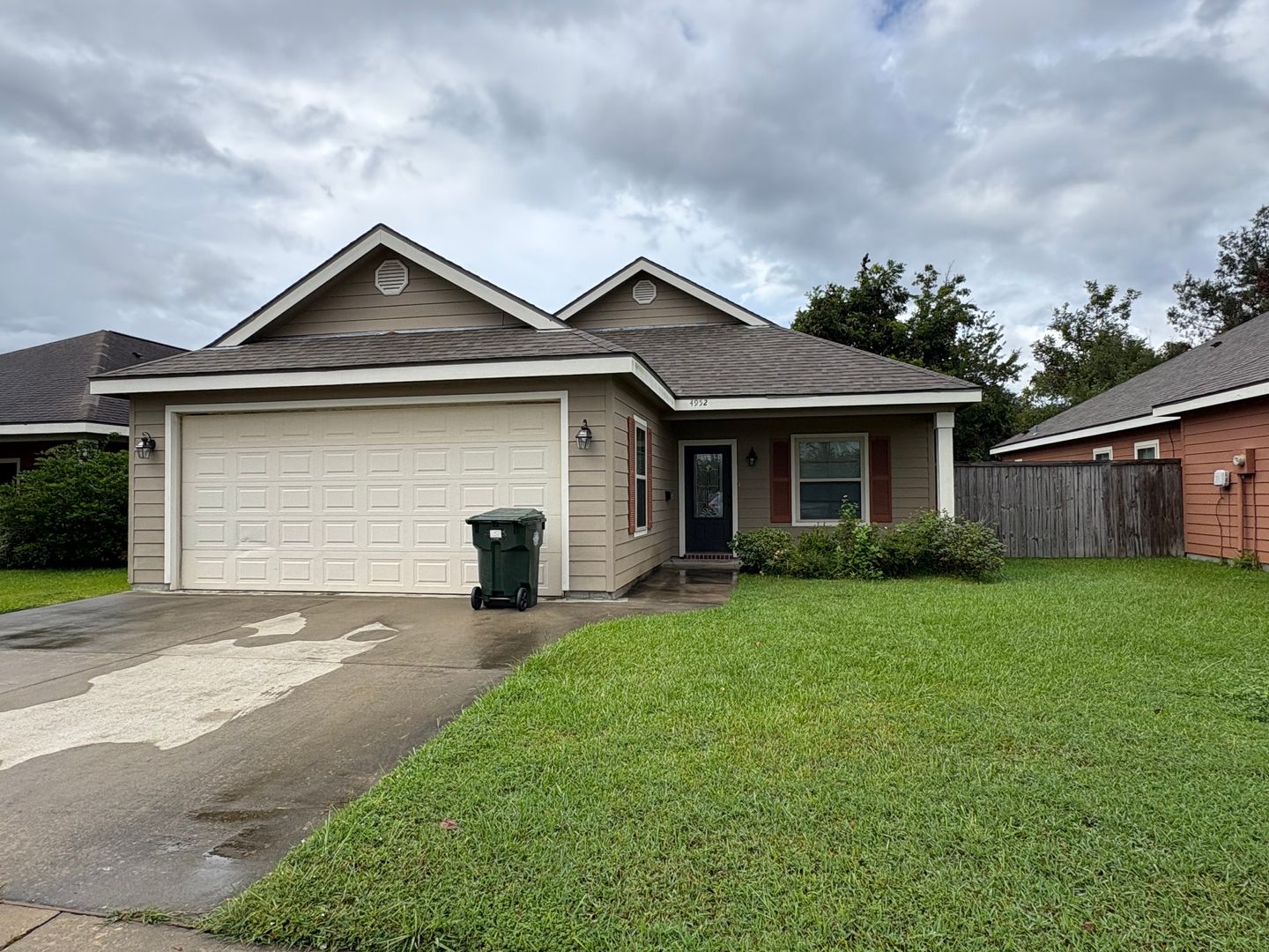 Lake Charles House: 4948 Common Street