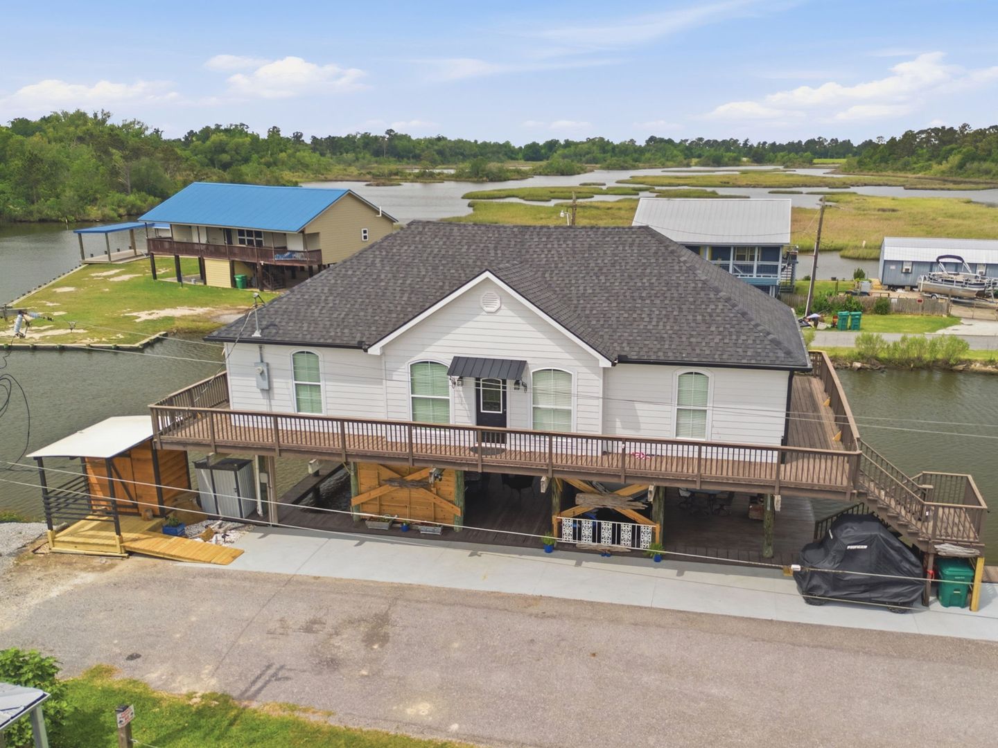 Sulphur House: 7238 Pirates Cove Ln
