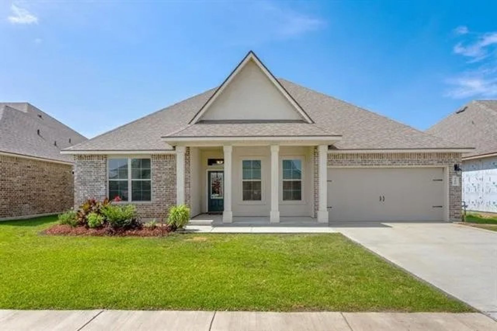 Lake Charles House: 3258 Lake Crest Dr