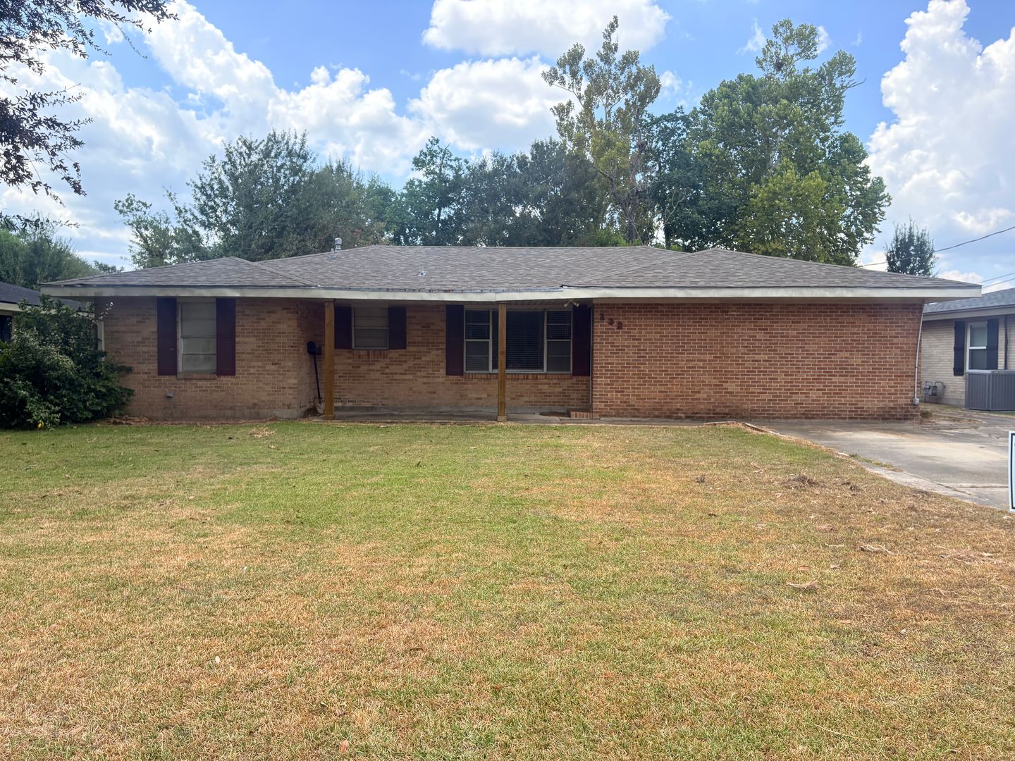 Lake Charles House: 232 E Parkway Street