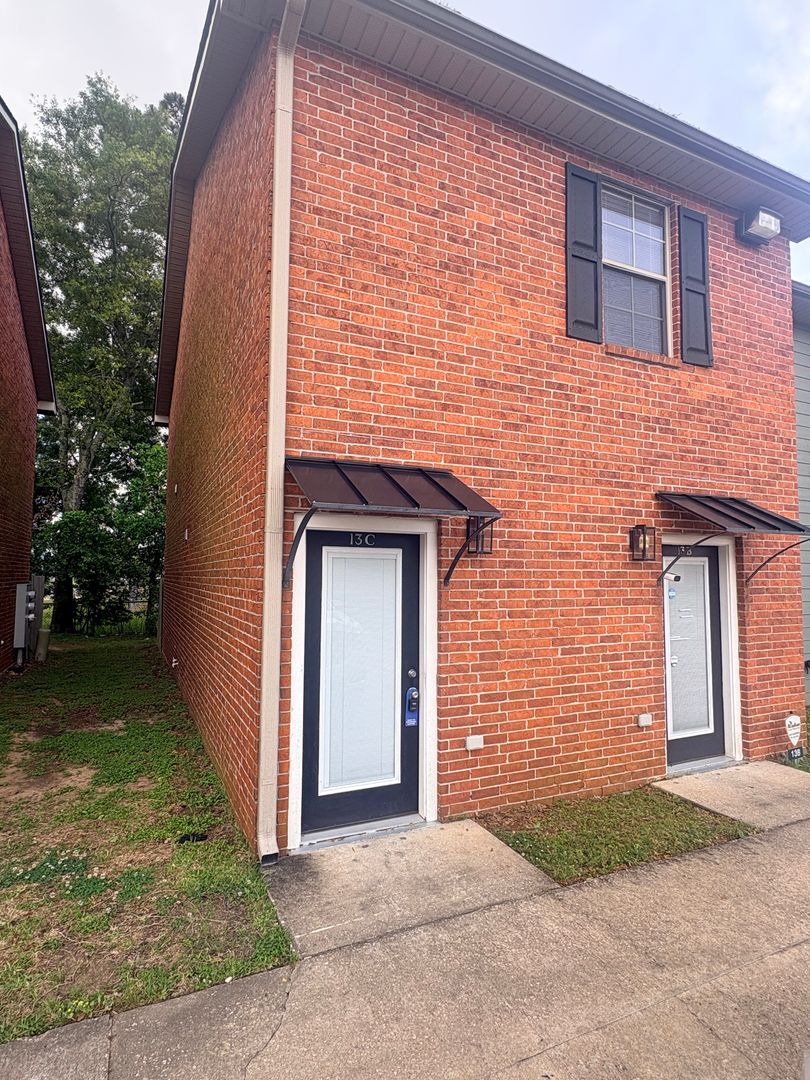 Lake Charles Apartment: 1711 Mignonette Ln