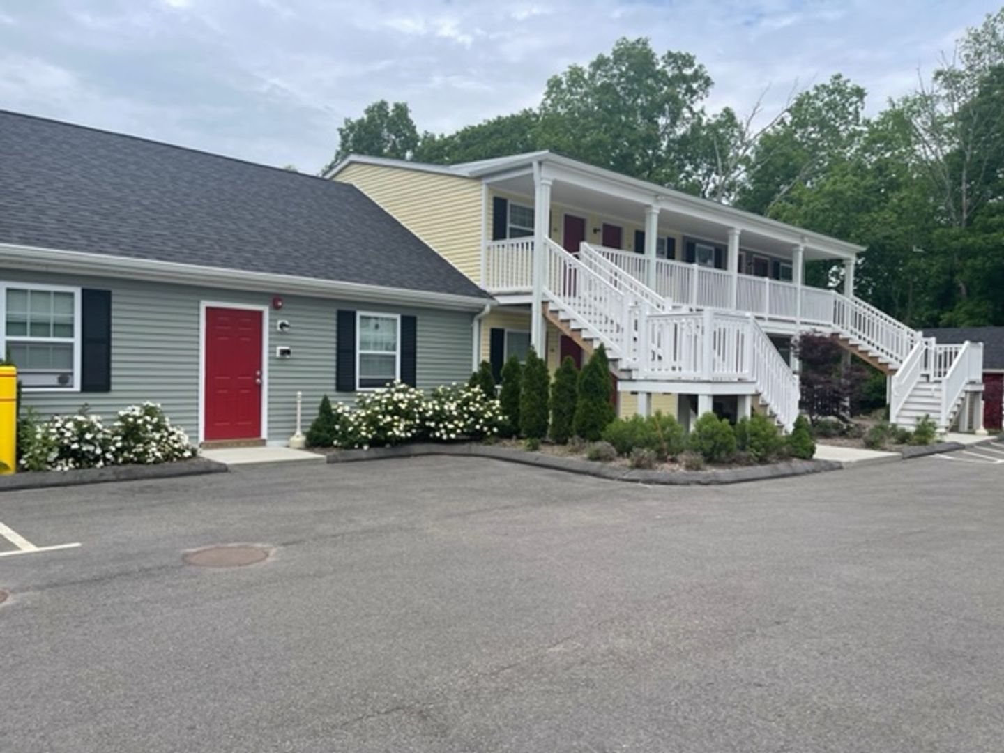 North Stonington Apartment: 116 Norwich-Westerly Road