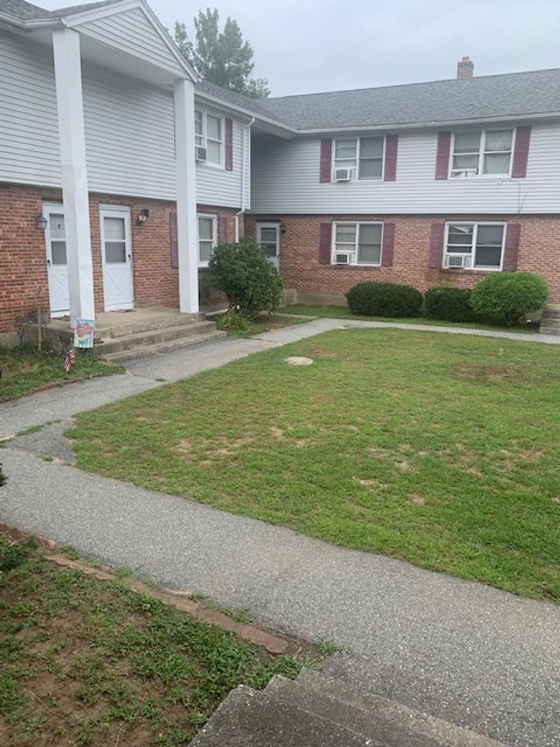 Griswold Apartment: 358 East Main Street