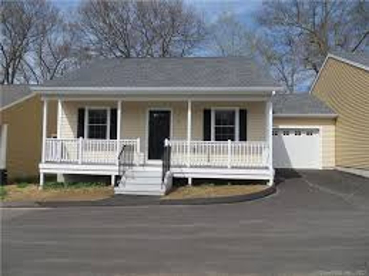 Moodus Apartment: 4 Grove Street