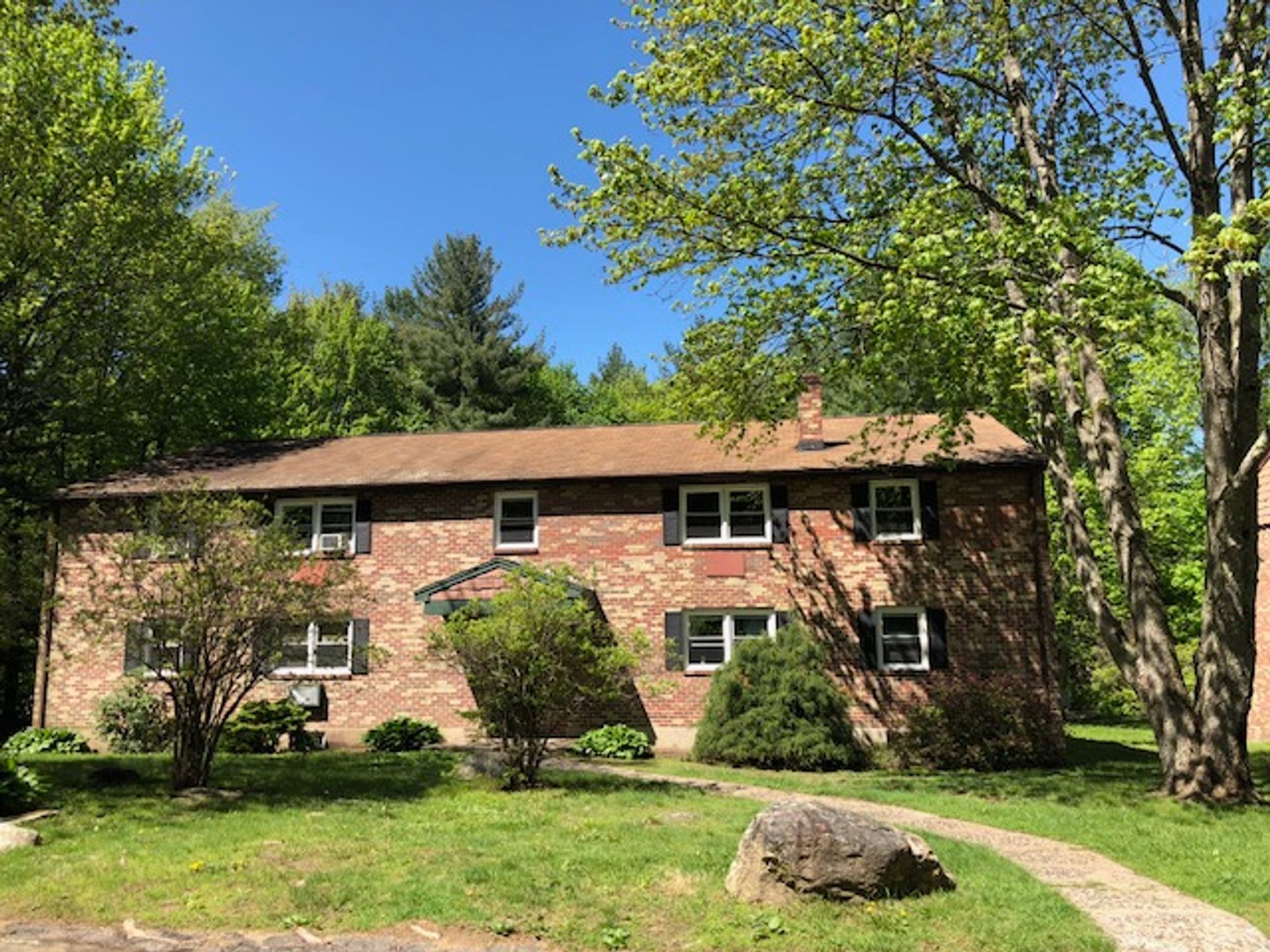 HEAT & HOT WATER INCLUDED