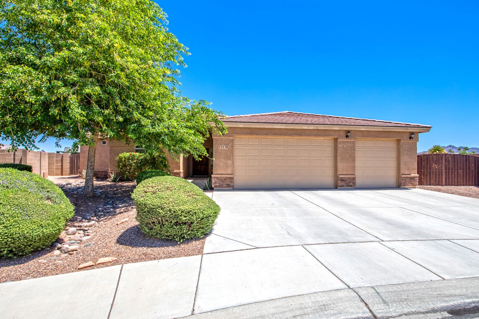 Yuma House: 11319 S Sally Dr