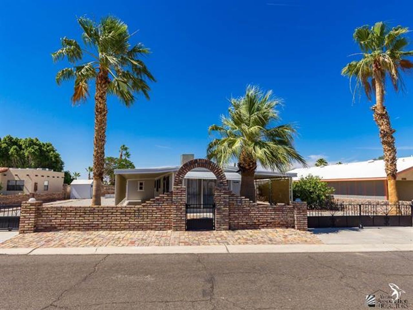 Yuma House: 13388 E 41st Dr
