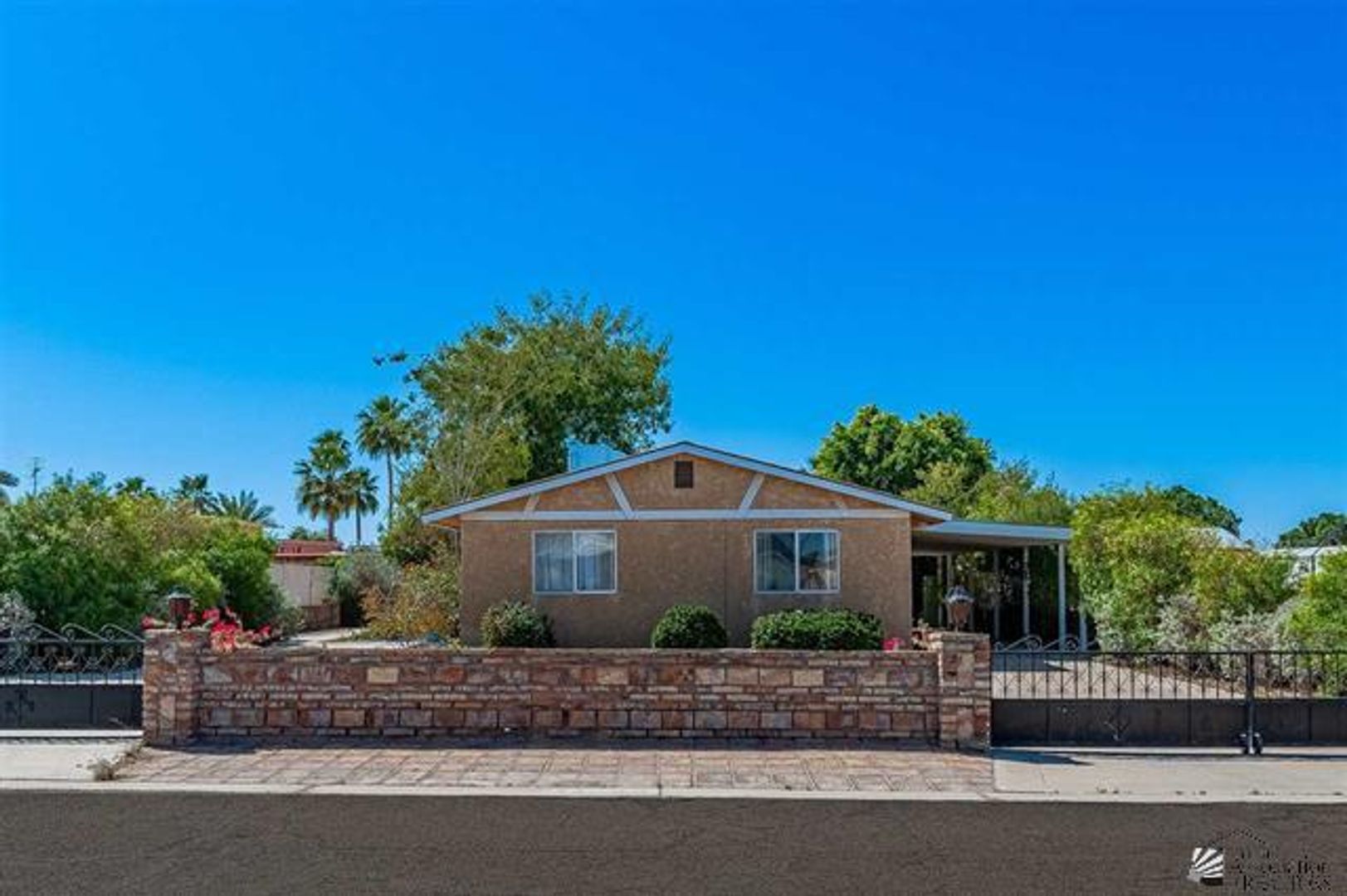 Yuma House: 12443 E Brenda Dr