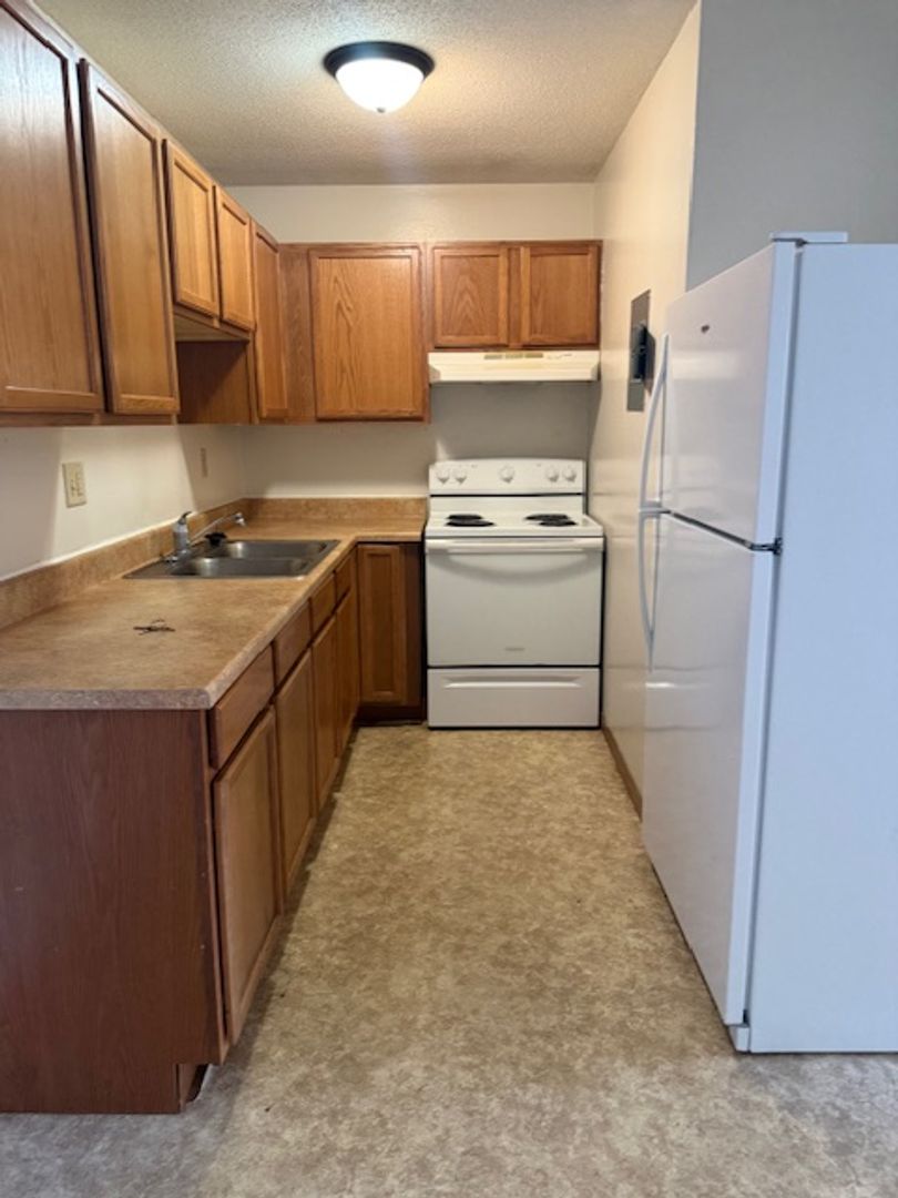 Morris Apartment: 704 Imperial Dr